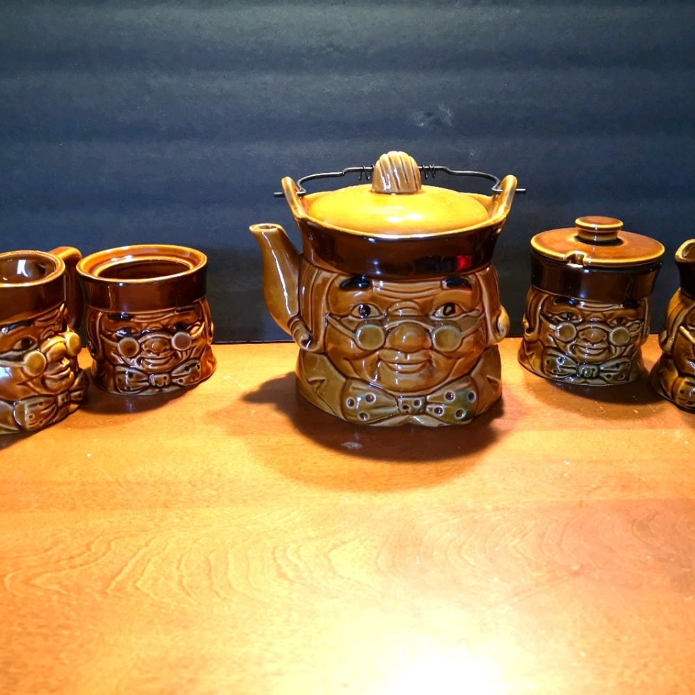 Vintage Ben Franklin teapot and cream and sugar se